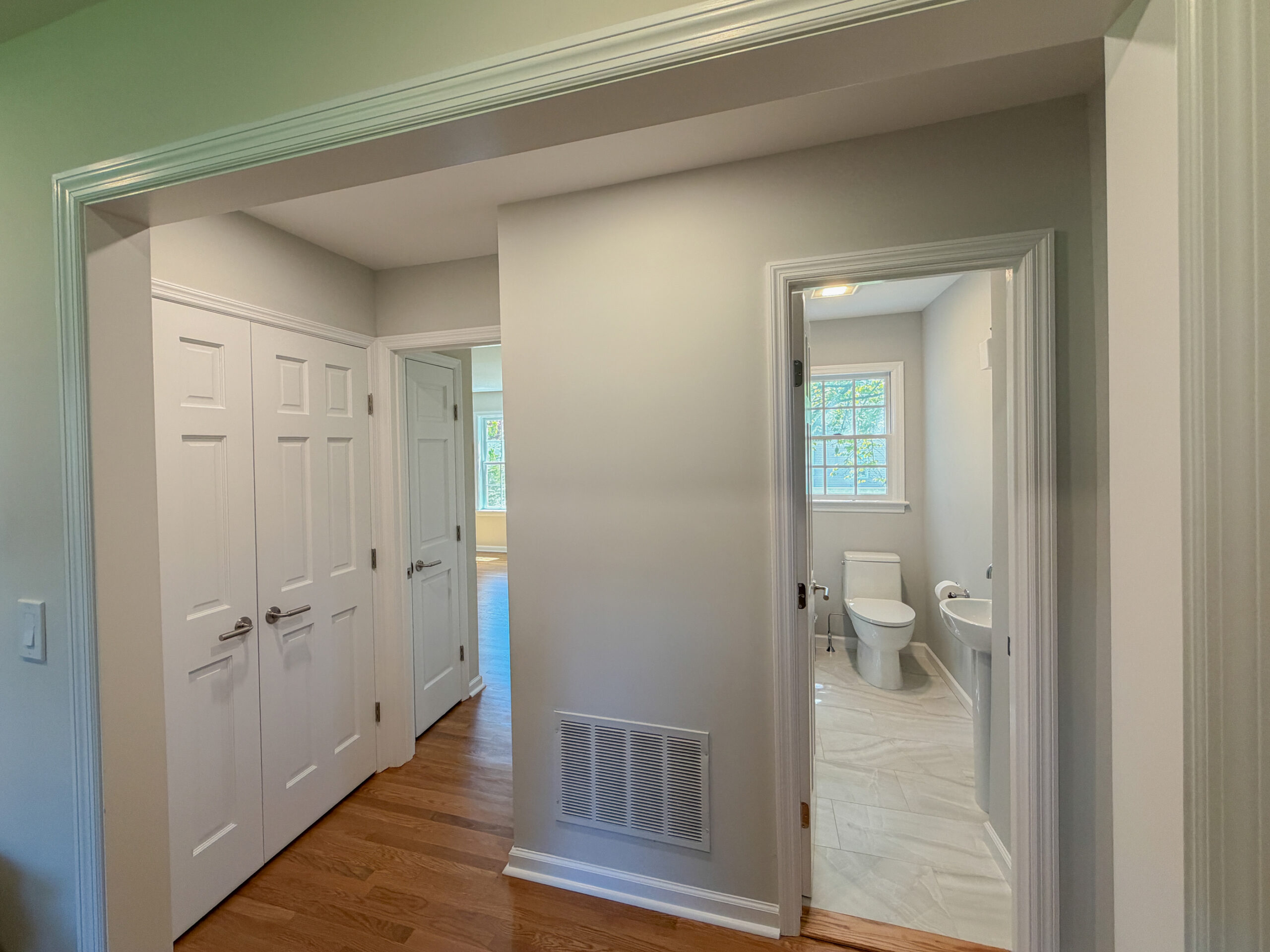 Thornwood-Master-Half-Bathroom