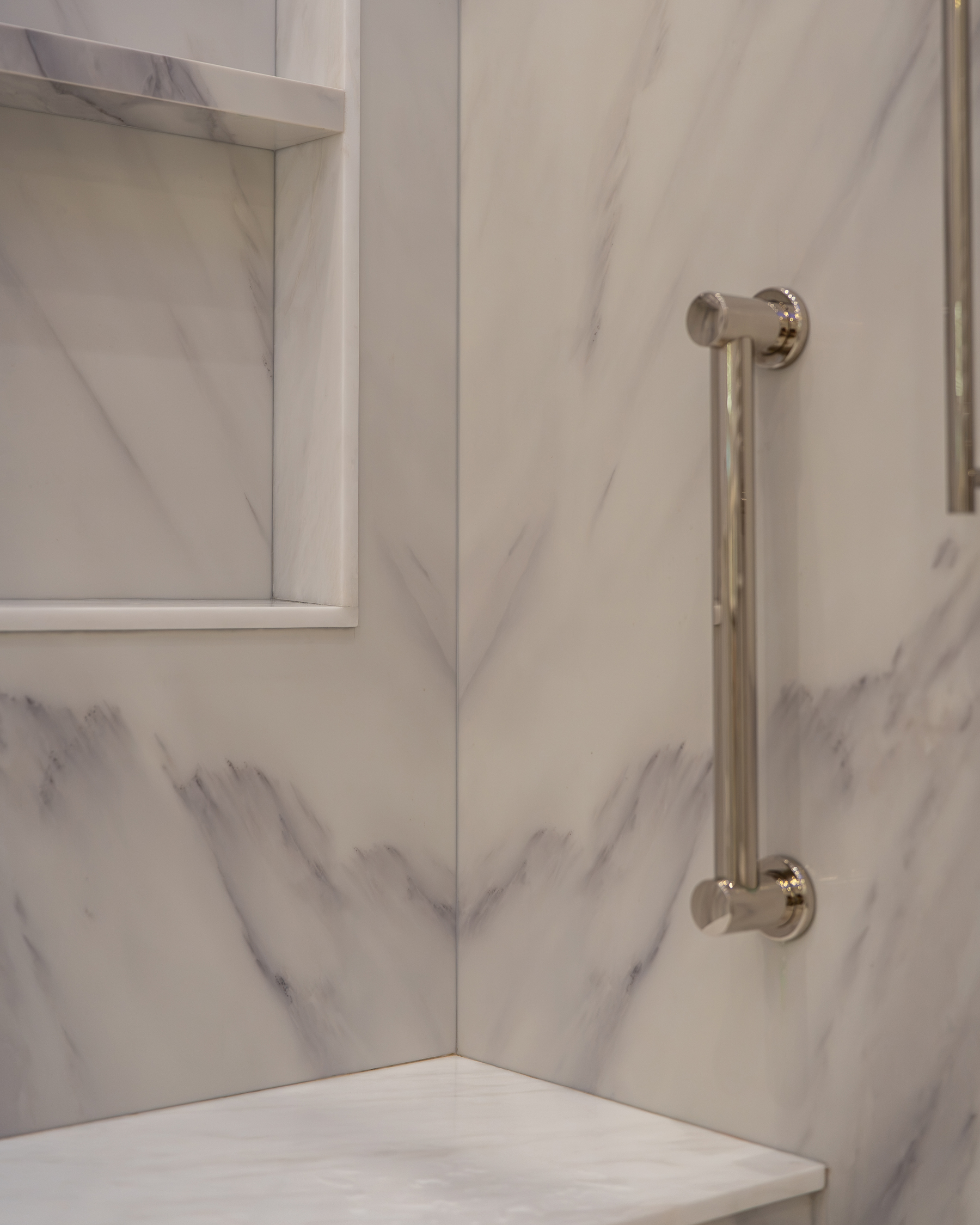 Symphony by Aurea Stone Quartz - Forte collection